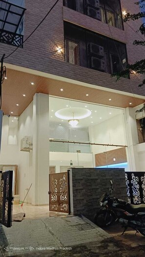 واجهة المنشأة