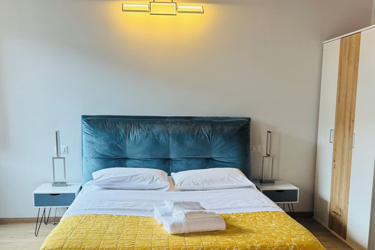 Comfort Room | Desk, free WiFi