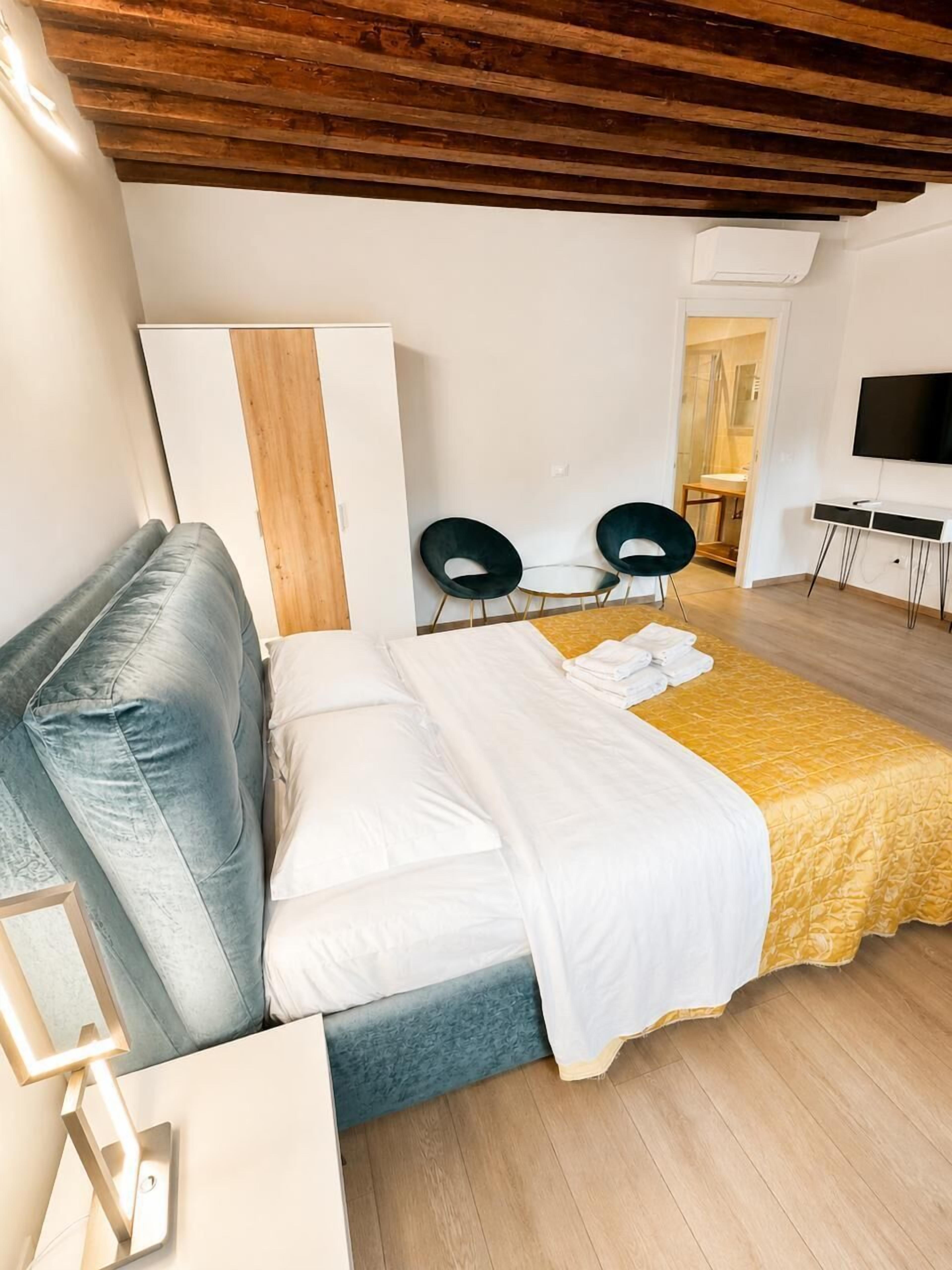 Habitación Confort | Escritorio, espacio para trabajar con un portátil, wifi gratis