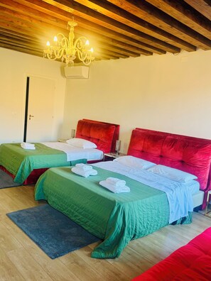 基本四人房 | 起居區