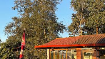 屋外ダイニングエリア