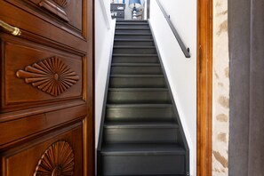 Interior - Embellie B&B – Guest Rooms with Shared Terrace, Garden & Wi-Fi (Baden)