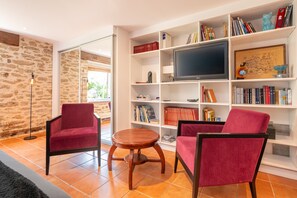 Interior - Voyage B&B with Shared Terrace, Communal Garden & Wi-Fi (Baden)