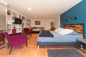 1 bedroom, WiFi, bed sheets - Voyage B&B with Shared Terrace, Communal Garden & Wi-Fi (Baden)