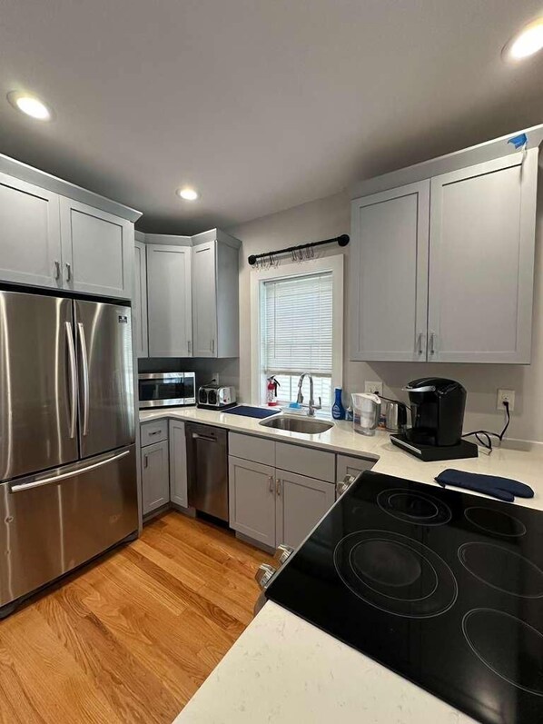 Full-size fridge, microwave