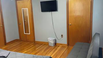 Desk, laptop workspace, free WiFi