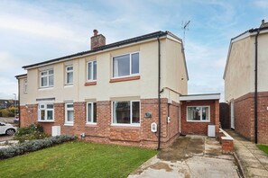 Exterior - Host & Stay | Riders Rest (Wootton)