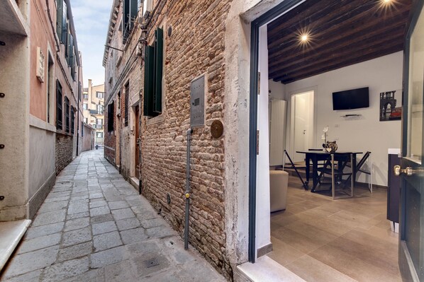 Apartment | 2 bedrooms - I Quattro Mori by Wonderful Italy (Venice)