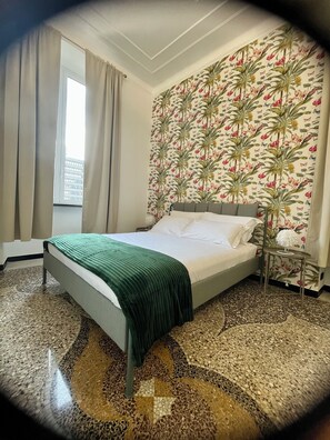 Double Room, Private Bathroom, City View | Desk, free WiFi