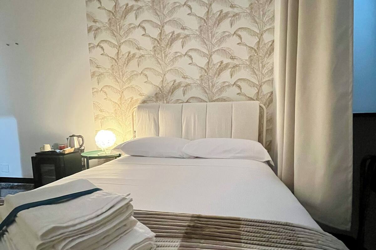 Single Room, Private Bathroom, City View | Desk, free WiFi