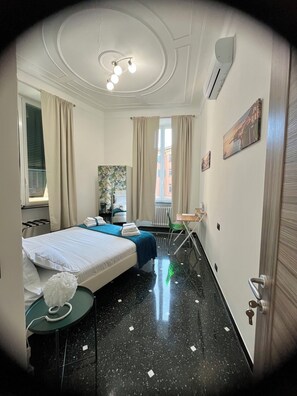 ملاءات إيطالية من طراز فريتي وأغطية فراش متميزة وألحفة محشوة بالريش