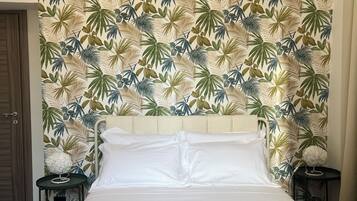 Suite, cocina, vista a la ciudad | Escritorio y wifi gratis