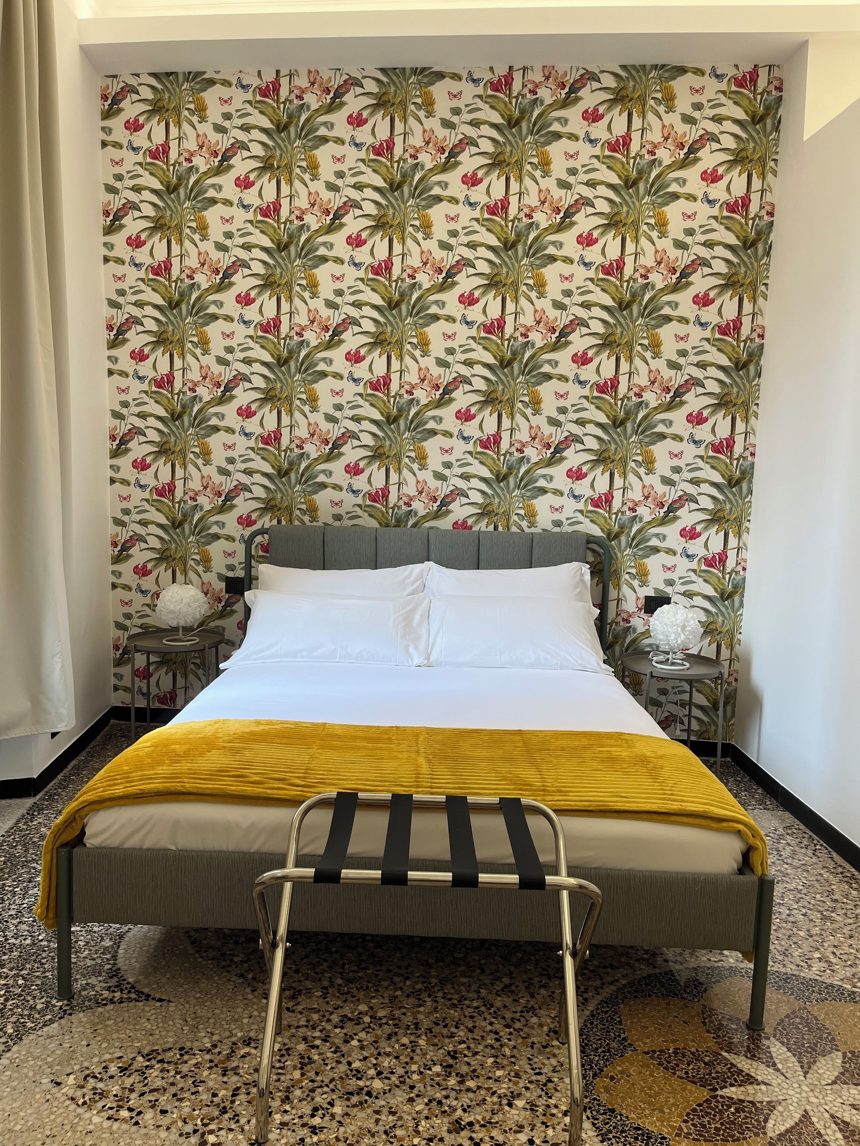 ملاءات إيطالية من طراز فريتي وأغطية فراش متميزة وألحفة محشوة بالريش