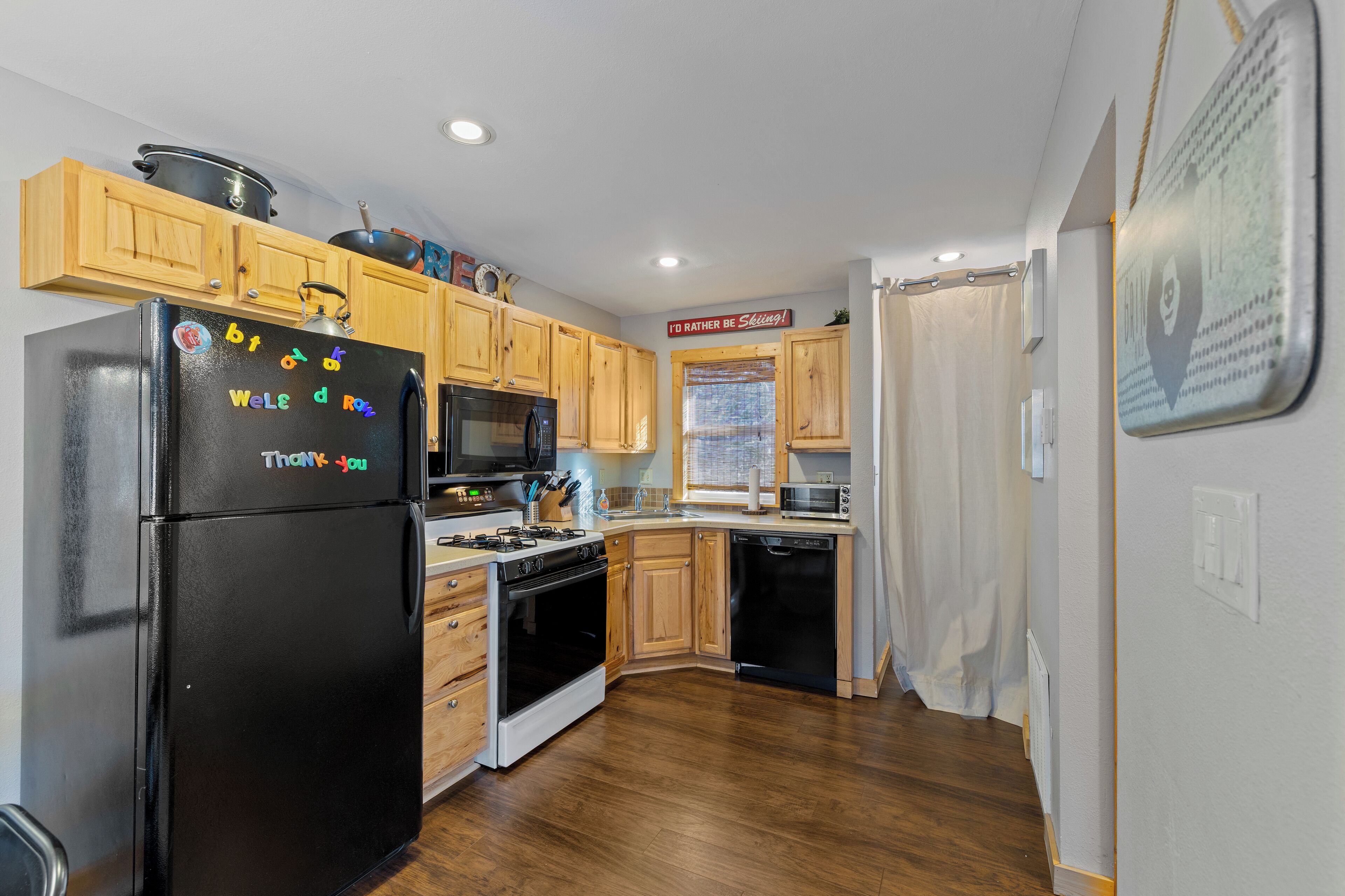 Fridge, microwave, coffee/tea maker, toaster