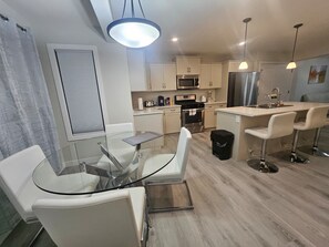 Private kitchen - Charming 3-bedroom house in Harbour Landing, Regina (Regina)