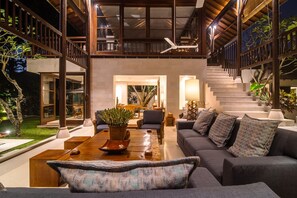 Terrace/patio - Villa Kemah Tinggi · Luxury 4BR Hideaway in Canggu (Mengwi)