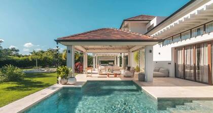 Tropical Bungalow w/ Private Pool & Patio