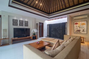 TV, offices - Rekso Villa·Seaside Serenity,Elegant Escape, Beach (Unit 2009)