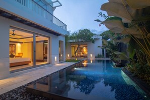 Pool - Rekso Villa·Seaside Serenity,Elegant Escape, Beach (Unit 2009)