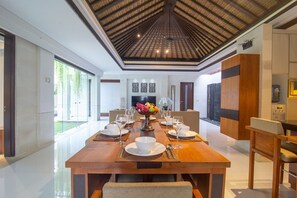 تناول الطعام