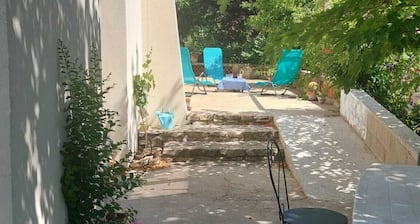 Ferien in der Drôme provencale, nicht weit vom Mont Ventoux. Bis zu 6 Gäste.