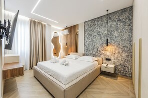 Luxe penthouse, uitzicht op het strand | Verduisterende gordijnen, geluiddichte muren