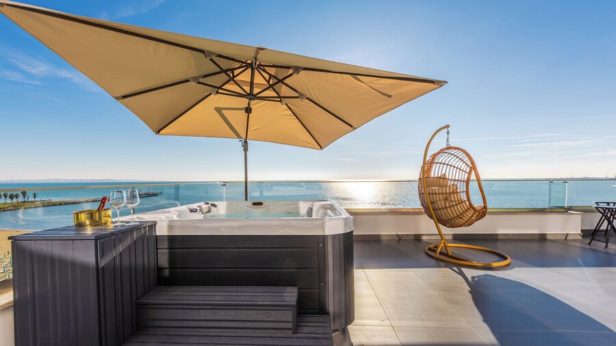 The Ultimate Jacuzzi Penthouse by PS