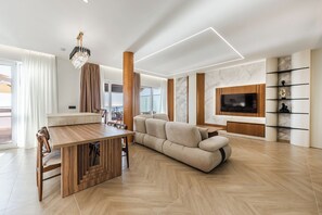 Luxury Penthouse, Beach View | Living area
