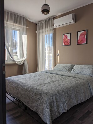 舒適公寓客房, 陽台, 城市景觀 | 免費無線上網