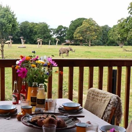 Restaurante al aire libre. Knuthenborg Safaripark
