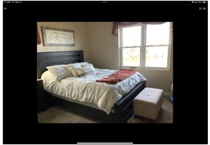 3 bedrooms, iron/ironing board, free WiFi, bed sheets - EAA 2026  3-bedroom lake house on lake poygan (Winneconne)