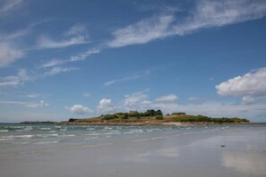 Beach - Sieck Island House on private island (Santec)