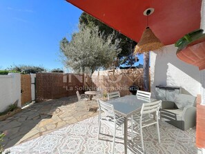Outdoor dining - Ground floor with patio and bbq (Cambrils)