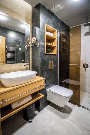 Apartment, Balcony, Mountain View | Bathroom | Shower, hair dryer, slippers, towels