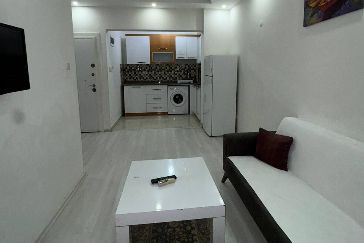 مساحة عمل للكمبيوتر المحمول ومكواة/لوح كي وواي فاي مجانًا