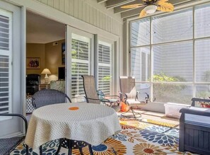 Dining - Golfers paradise 2 bed 2 bath in Tidewater first floor condo (North Myrtle Beach)