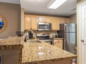 Fridge, microwave, oven, stovetop - Golfers paradise 2 bed 2 bath at Tidewater Plantation (North Myrtle Beach)