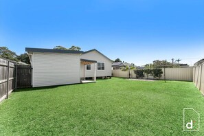Property grounds - The Illawarra Hideaway - Close to everything! (Fernhill)
