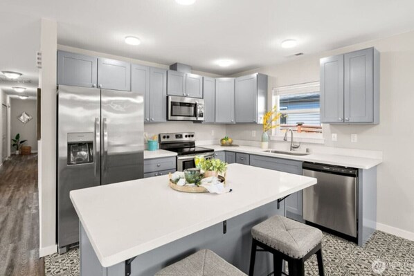 Fridge, microwave, oven, stovetop