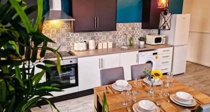 Lodginet Stays - County Luxe | 2BR Flat 1