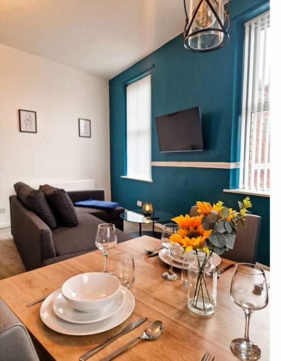Lodginet Stays - County Luxe | 2br Flat 1 - Liverpool
