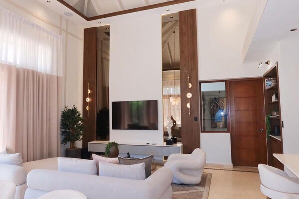 Apartment, Smoking | 3 bedrooms