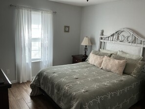 2 Schlafzimmer, Schreibtisch, kostenloses WLAN, Bettwäsche