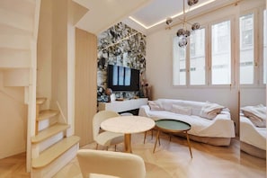 Interior - Studio Arc de Triomphe (Paris)