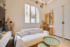 Iron/ironing board, WiFi, bed sheets - Studio Arc de Triomphe (Paris)