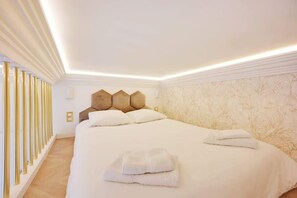 Iron/ironing board, WiFi, bed sheets - Studio Arc de Triomphe (Paris)