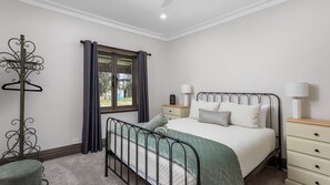 4 Schlafzimmer, Bügeleisen/Bügelbrett, Reisekinderbett, kostenloses WLAN