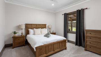 4 bedrooms, iron/ironing board, travel cot, free WiFi