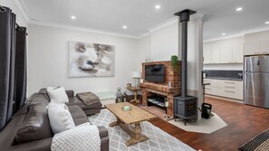 Living area - Dublin House- Dardanup (Dardanup West)