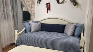 3 多间卧室、办公桌、旅行婴儿床、免费 WiFi